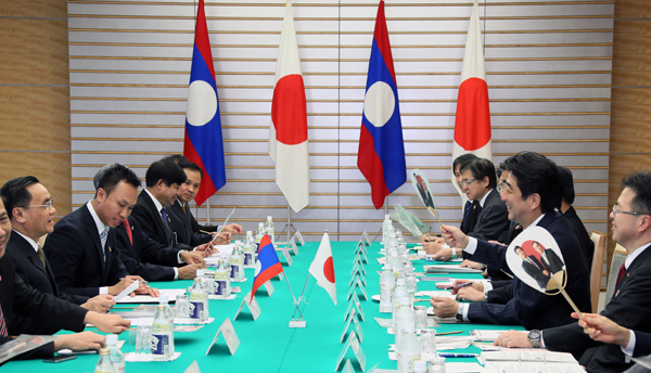 安倍总理在总理大臣官邸与东南亚国家联盟（ASEAN）各国首脑举行了会谈等。
