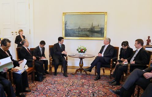 安倍总理访问了德意志联邦共和国。