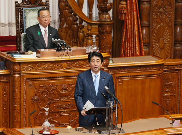 安倍总理出席了参议院全体会议。