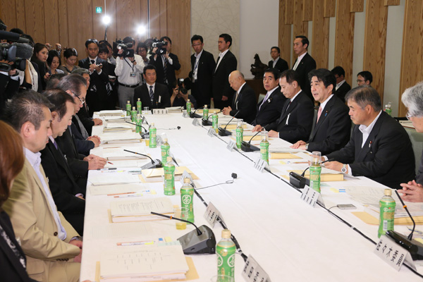 安倍总理在总理大臣官邸召开了第二十一次教育再生实行会议。
