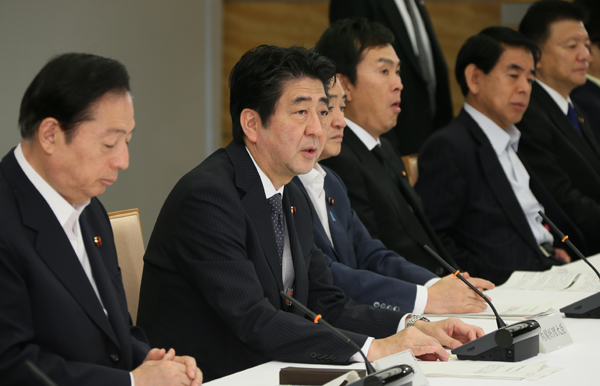 安倍总理在总理大臣官邸召开了第四次观光立国推进阁僚会议。