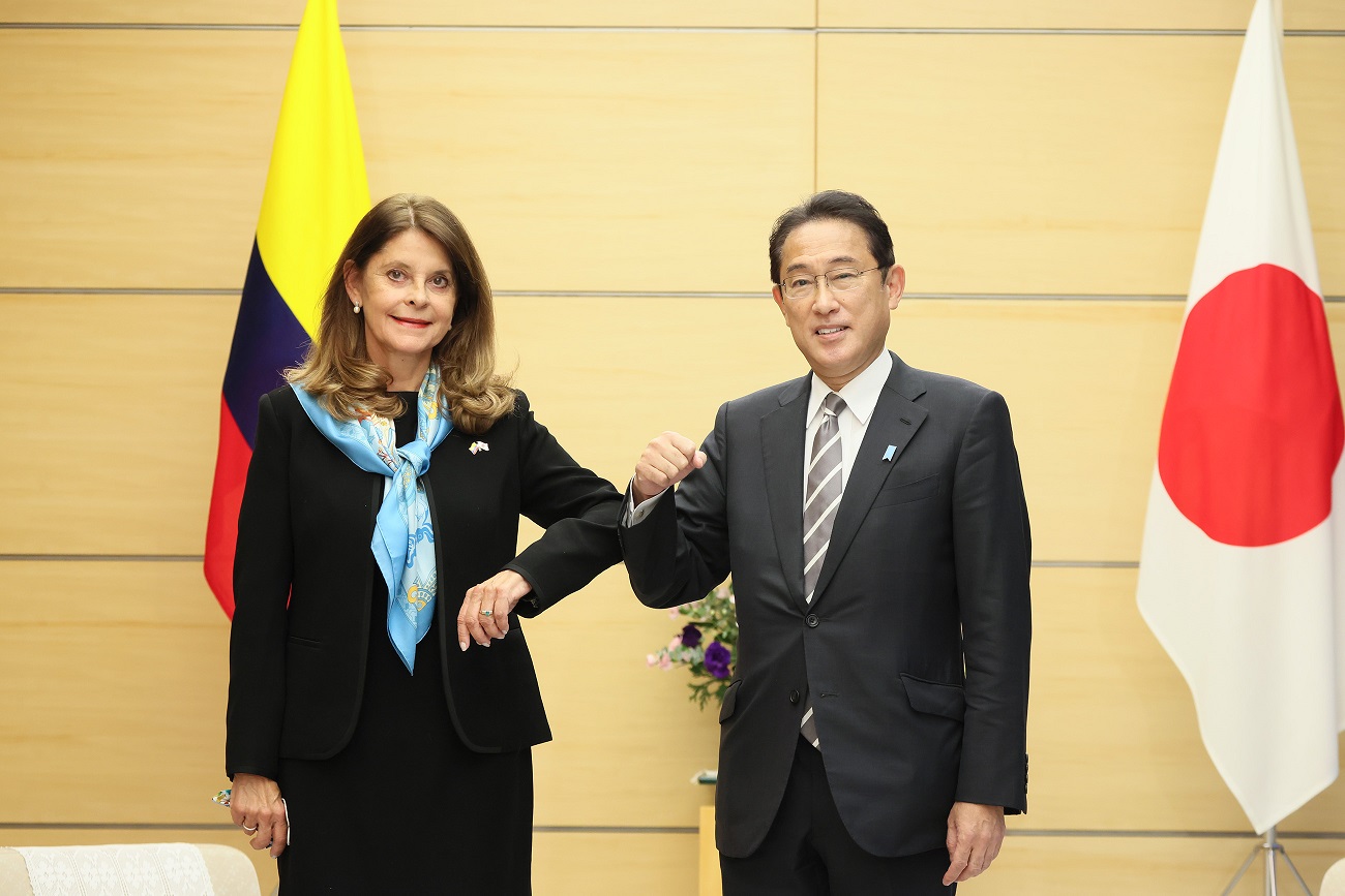 会见哥伦比亚共和国副总统兼外交部长拉米雷斯