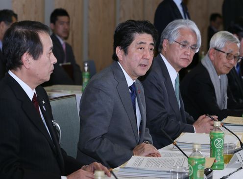 安倍总理在总理大臣官邸召开了第27次教育再生实行会议。