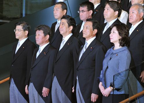 安倍总理在第97代安倍总理初期内阁成立后，进行了第3届内阁改造。