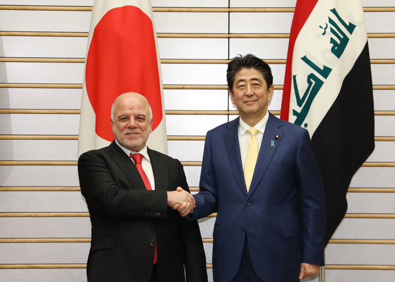 安倍总理在总理大臣官邸与伊拉克共和国总理海德尔·阿巴迪 举行了首脑会谈等。