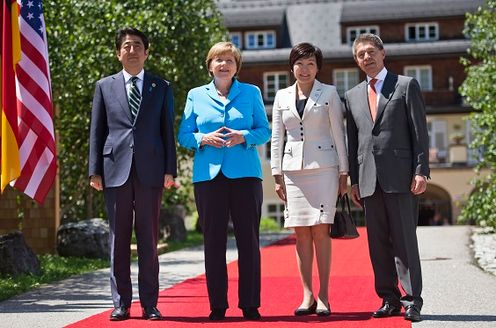 安倍总理出席了七国集团（G7）埃尔茂峰会。