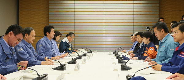 安倍总理在总理大臣官邸进行了2015年度原子能综合防灾训练。