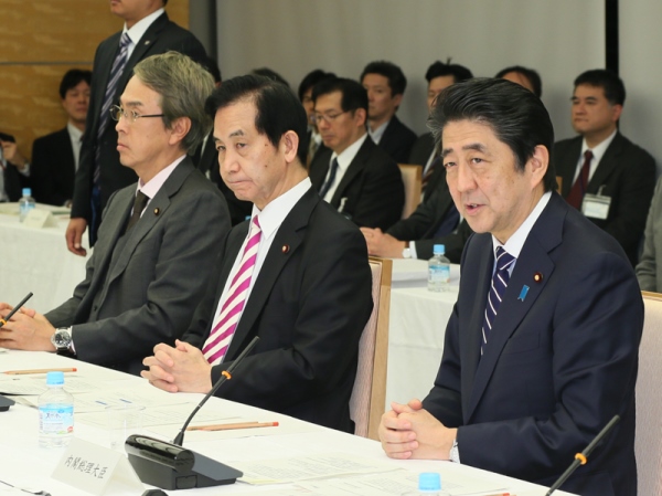 安倍总理在总理大臣官邸召开了第25次国家战略特别区域咨询会议。