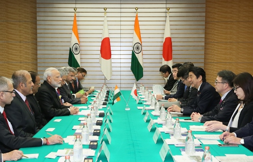 安倍总理在总理大臣官邸与印度总理纳兰德拉・莫迪 举行了首脑会谈等。