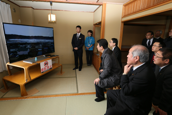 安倍总理访问了岩手县。