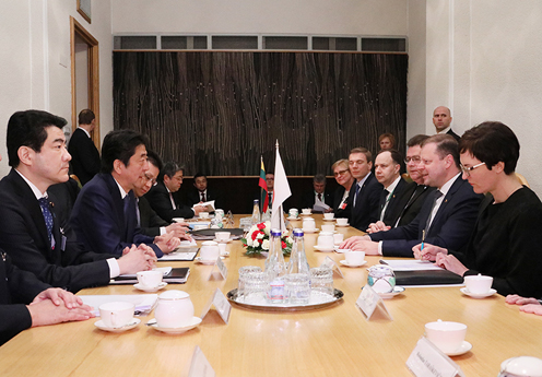 日本・立陶宛首脑会谈