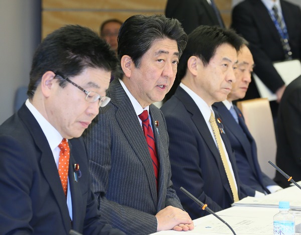 安倍总理在总理大臣官邸召开了第7次“工作方式改革实现会议”。