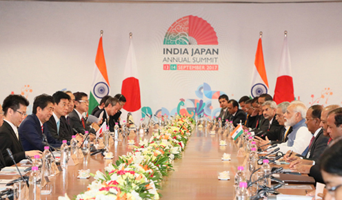 安倍总理访问了印度的古吉拉特邦。