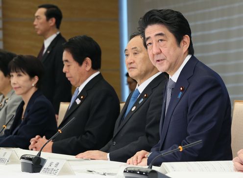 安倍总理在总理大臣官邸召开了第3次关于2020年东京奥运会、残奥会的阁僚会议。