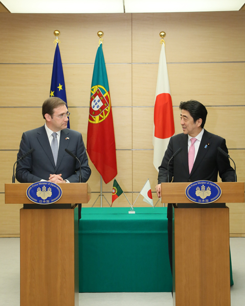 安倍总理在总理大臣官邸举行了日本・葡萄牙首脑会谈等。