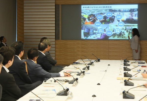 安倍总理在总理大臣官邸召开了第22次综合科学技术・创新会议。