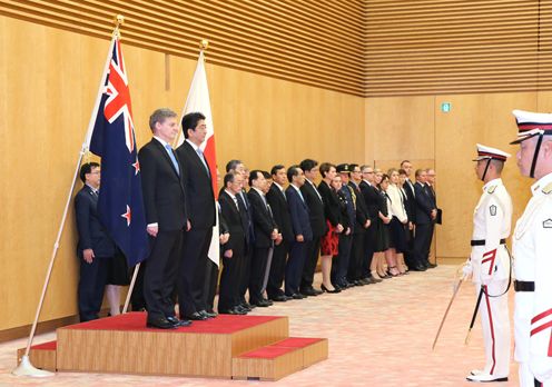安倍总理在总理大臣官邸与新西兰总理比尔·英格利希举行了首脑会谈等。