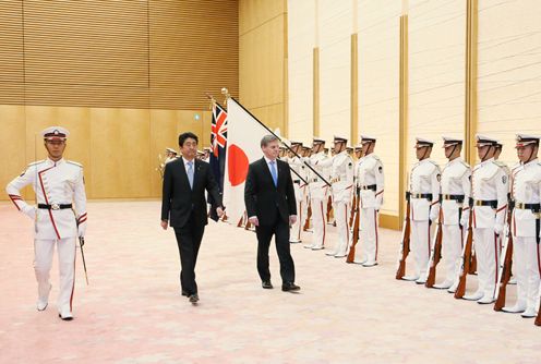 安倍总理在总理大臣官邸与新西兰总理比尔·英格利希举行了首脑会谈等。
