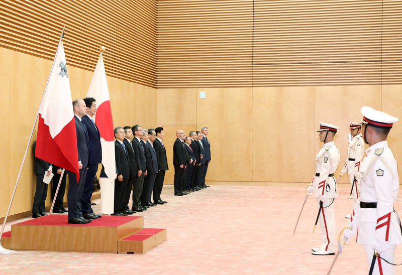 安倍总理在总理大臣官邸与马耳他共和国总理约瑟夫·穆斯卡特举行了首脑会谈等。
