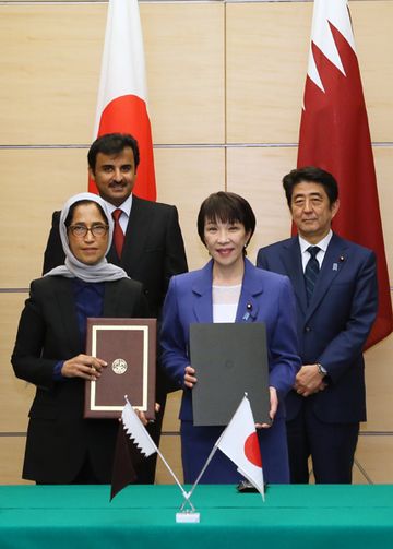 安倍总理举行了日本与卡塔尔的首脑会谈等。