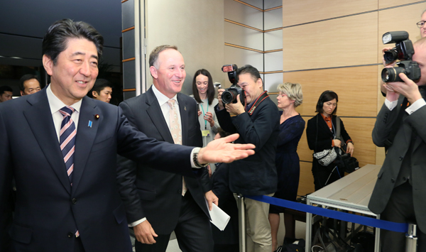 安倍总理在总理大臣官邸举行了日本・新西兰首脑会谈等。