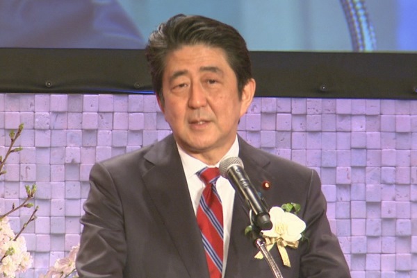 安倍总理出席了在东京都内举行的正论大奖颁赠仪式。