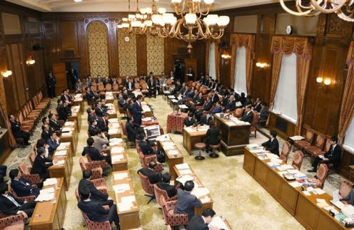 安倍总理出席了众议院有关跨太平洋伙伴关系协议等的特别委员会。