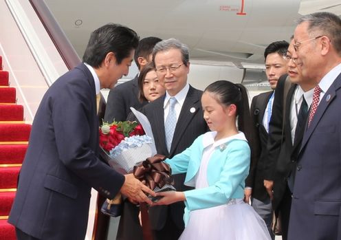 安倍总理为了出席G20（关于金融市场・世界经济的首脑会议）访问了中华人民共和国的杭州。