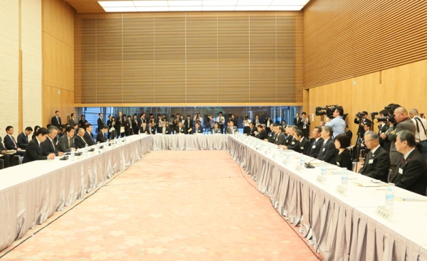 安倍总理在总理大臣官邸召开了第2次防灾推进国民会议。