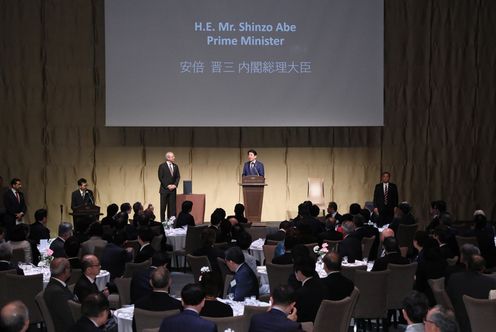 安倍总理出席了在东京都内举行的阿拉伯日本日招待会。
