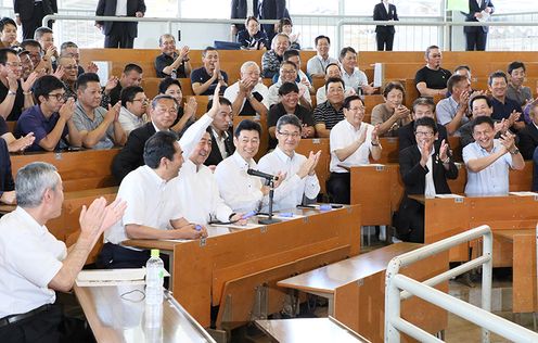 安倍总理访问了宫崎县及鹿儿岛县。