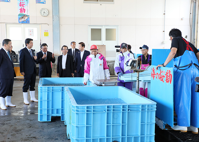 安倍总理访问了宫崎县及鹿儿岛县。