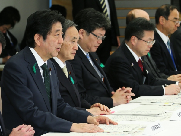 安倍总理在总理大臣官邸出席了“2016年震源在熊本县熊本地区的地震紧急灾害对策本部会议”（第11次）。
