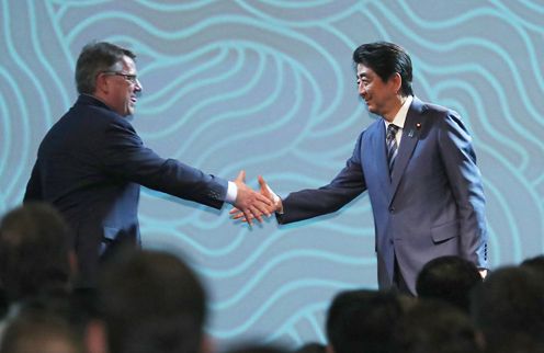 安倍总理出席了在东京都内举行的波士顿咨询公司年度经营总会。