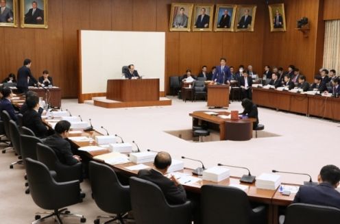 安倍总理出席了众议院预算委员会以及众议院财务金融委员会。