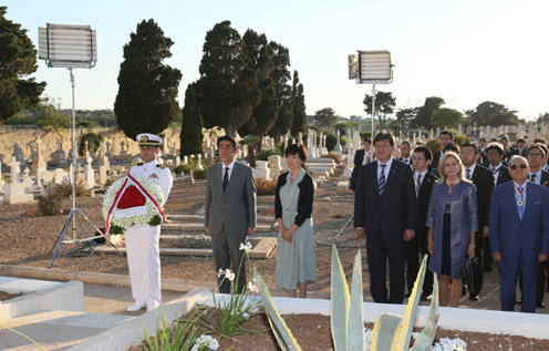 安倍总理访问了马耳他共和国的瓦萊塔。