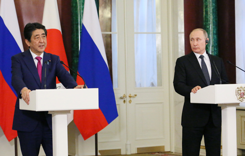 安倍总理访问了俄罗斯联邦的莫斯科。