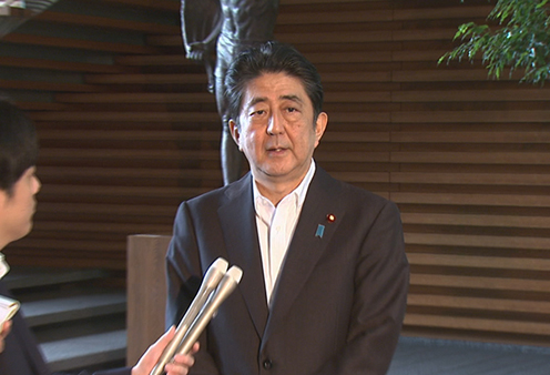 安倍总理在总理大臣官邸举行了关于稻田防卫大臣辞职等的记者会。