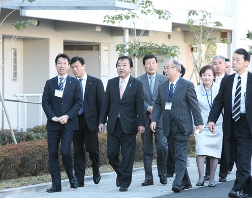 野田总经理视察了千叶县柏市的住宅区。