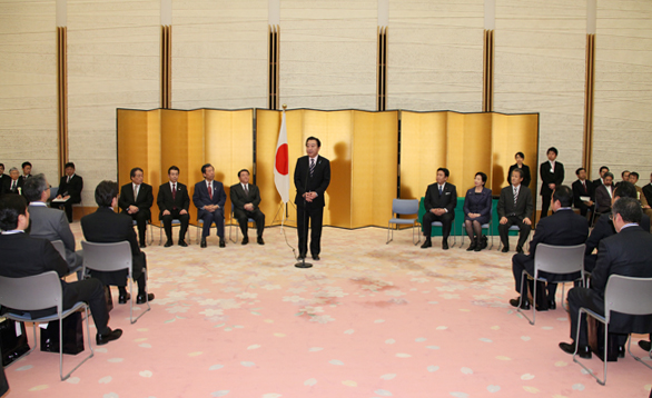 野田总理出席了在总理大臣官邸举办的“制造工艺日本大奖”表彰仪式。