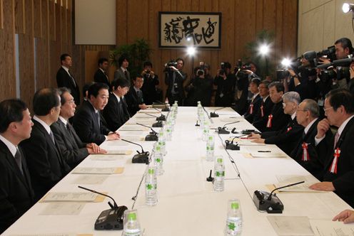 野田总理在总理大臣官邸召开了第二次有关大雪对策的相关阁僚会议。