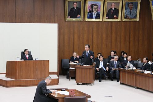 野田总理出席了众议院预算委员会、众议院总务委员会、众议院财务金融委员会及众议院全体会议。