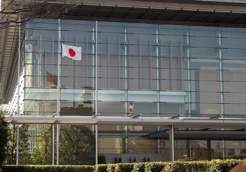 野田总理在总理大臣官邸举行了东日本大地震发生以来历经一周年记者招待会。