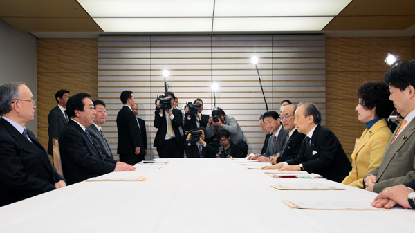野田总理在总理大臣官邸接受了有关国际团结税的请求。