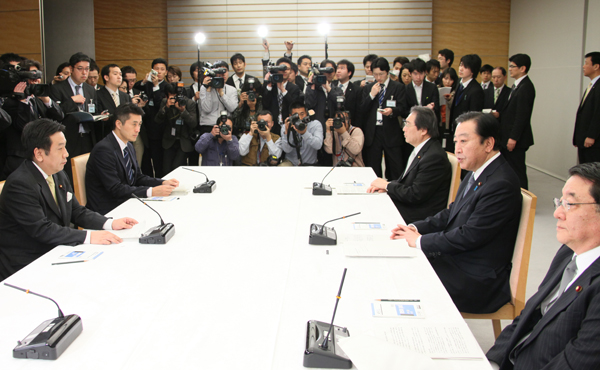 野田总理在总理大臣官邸召开了有关核电站的四大臣会议。