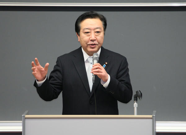 野田总理出席了在兵库县西宫市召开的“明天的安心”对话集会。