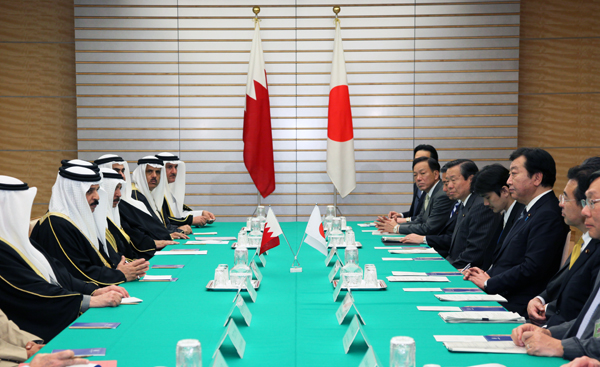 野田总理在总理大臣官邸与巴林哈马德•本•伊萨•阿勒哈利法国王举行了会谈。