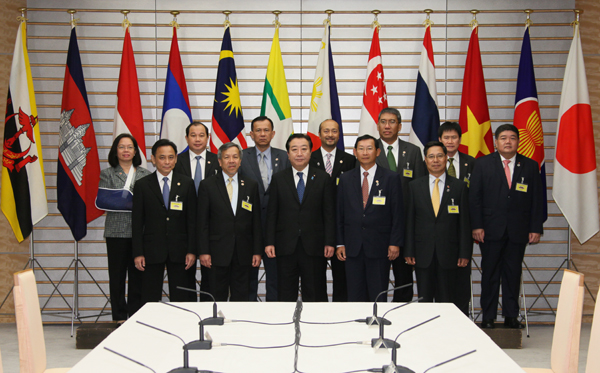 野田总理在总理大臣官邸接受了东南亚国家联盟（东盟）各国经济部长等的拜会。