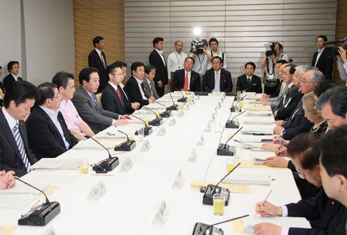 野田总理在总理大臣官邸召开了2012年第4次国家战略会议。