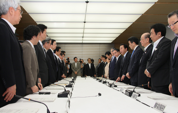 野田总理在总理大臣官邸召开了第二次复兴推进会议。
